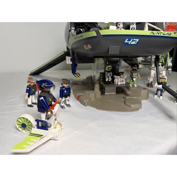 Playmobil 5149 E-Rangers Headquarters (2011) + 5152 Collectobot & 5150 Turbojet - Picture 3 of 16